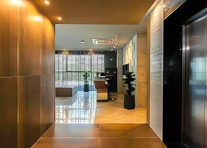 Hi Sotel Victory Monument Hotel 3*